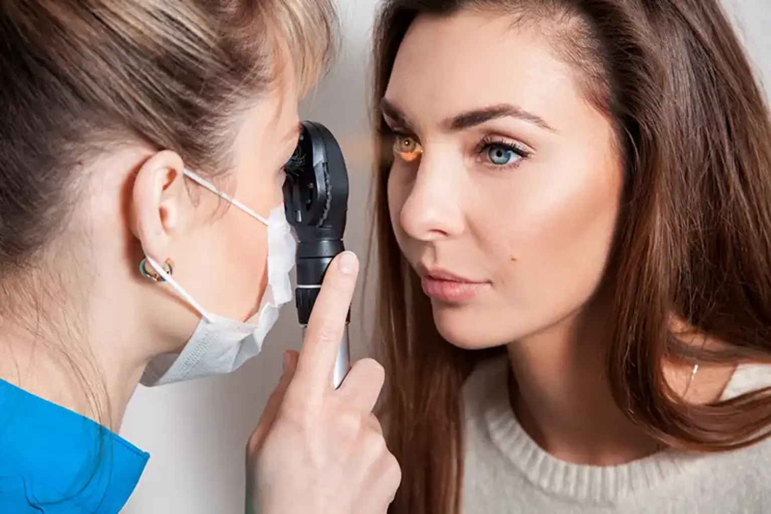 eye checking procedure was performing by doctor