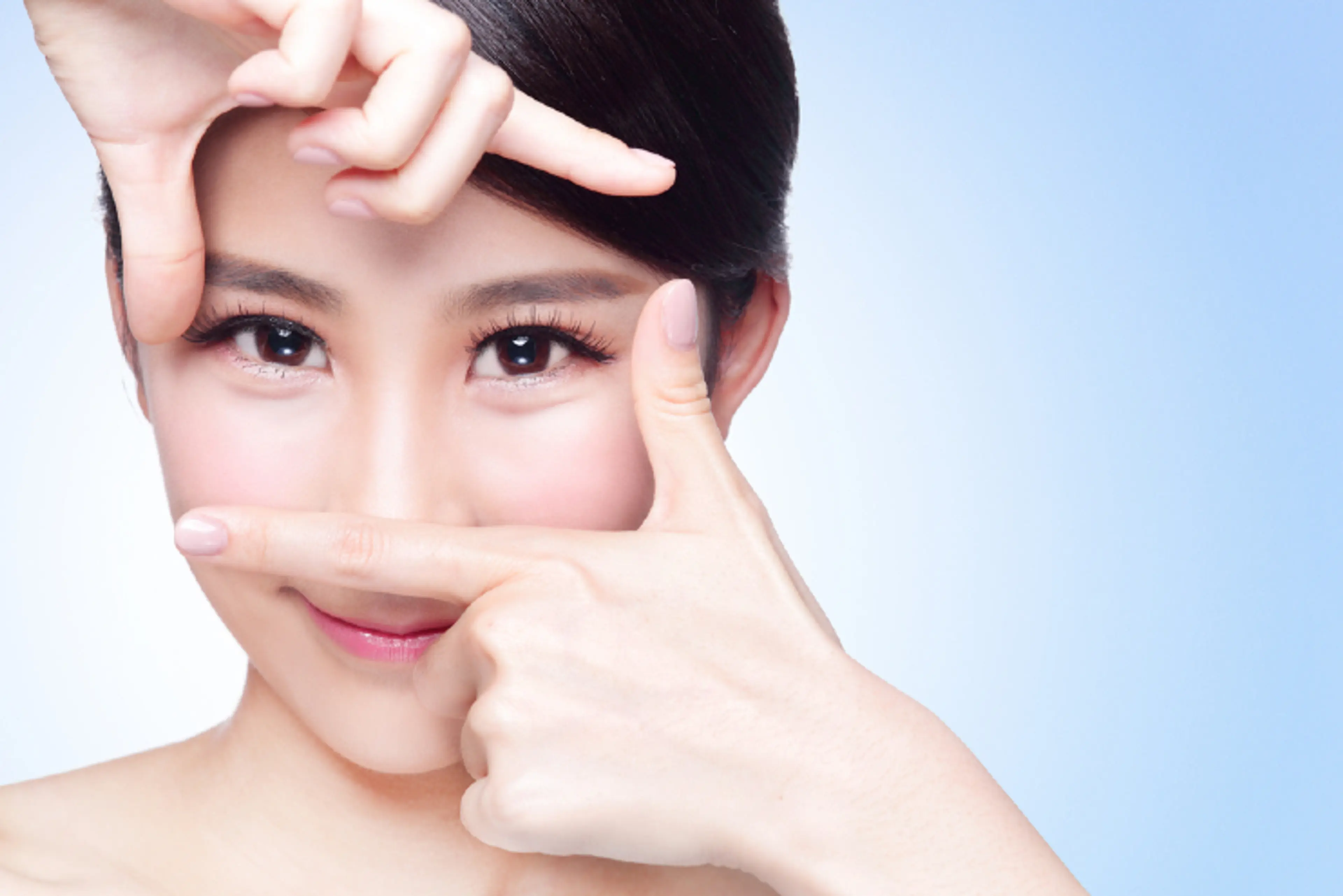 Phẫu thuật mí mắt có thể sửa các nếp gấp không đều không