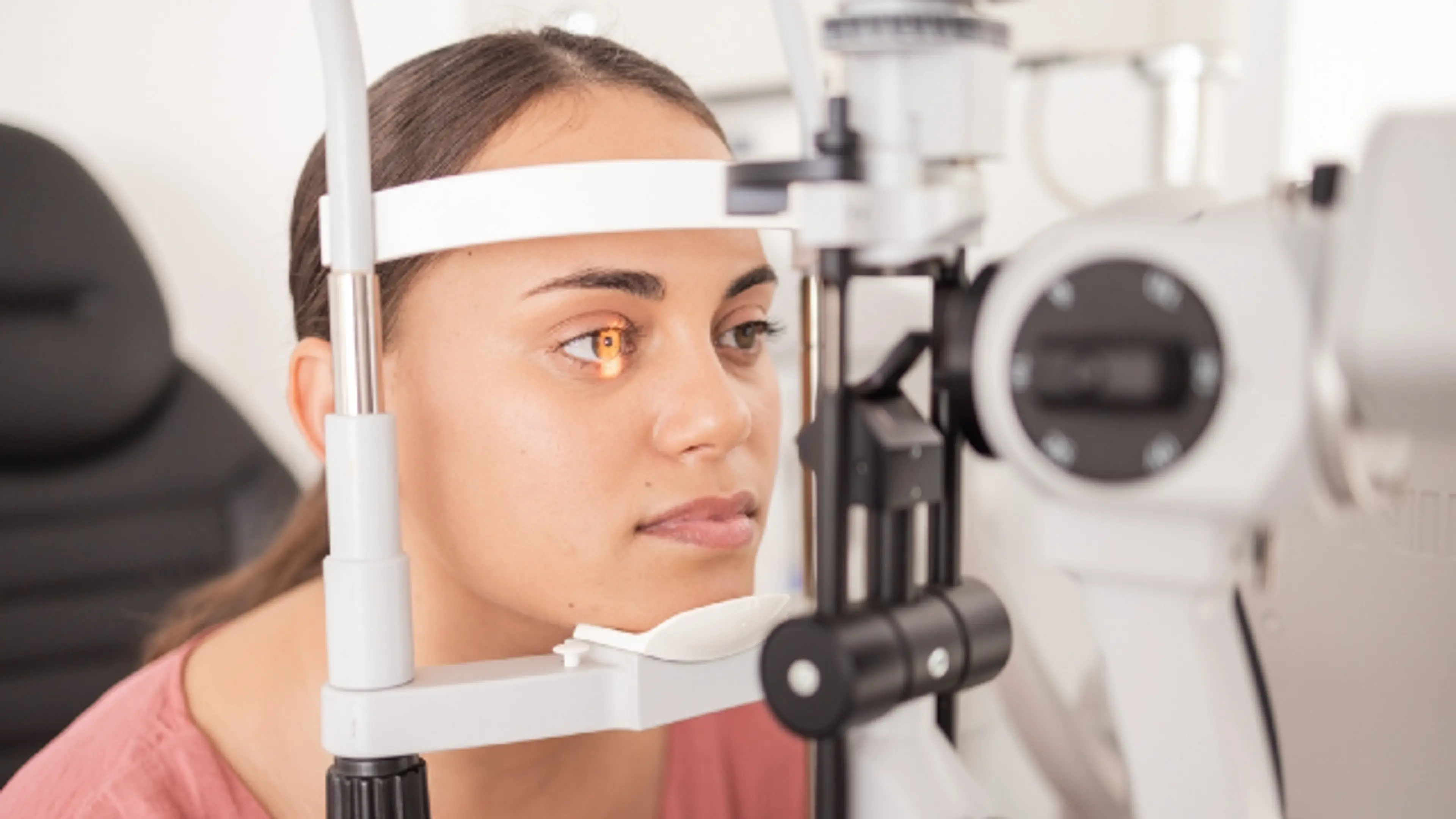 eye specialist diagnosis