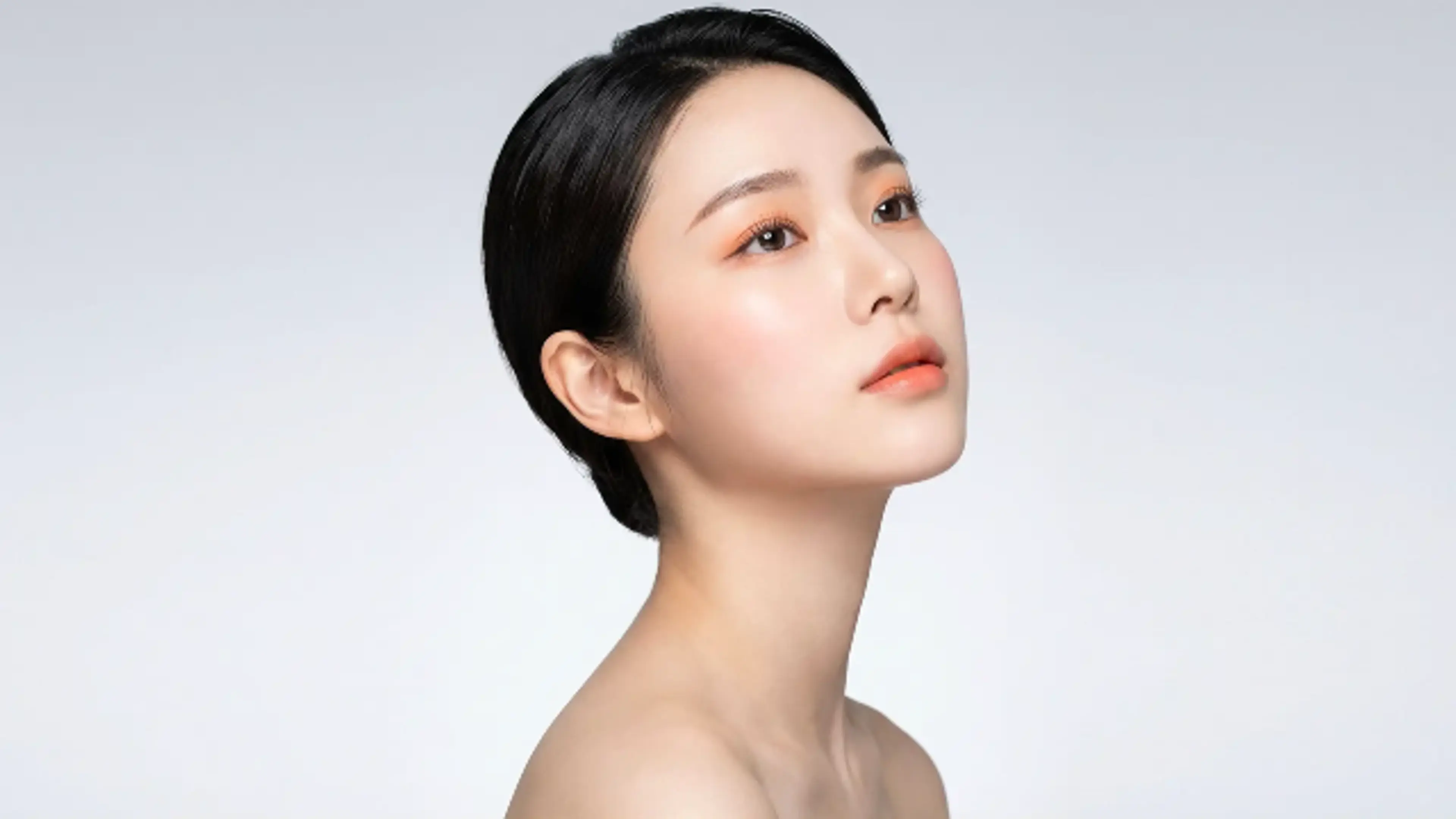Facial Countouring.