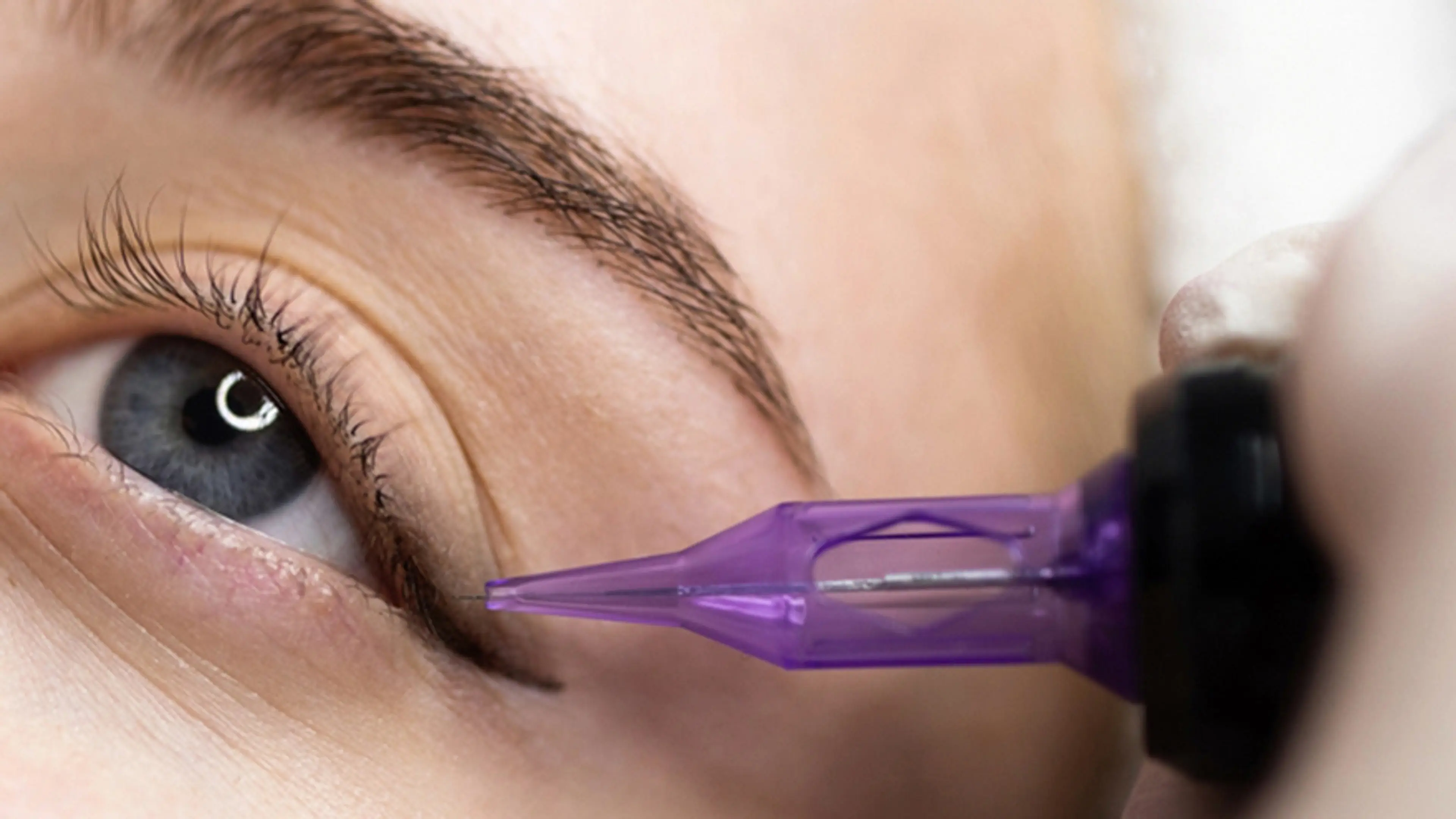 眼科手術後のメイク